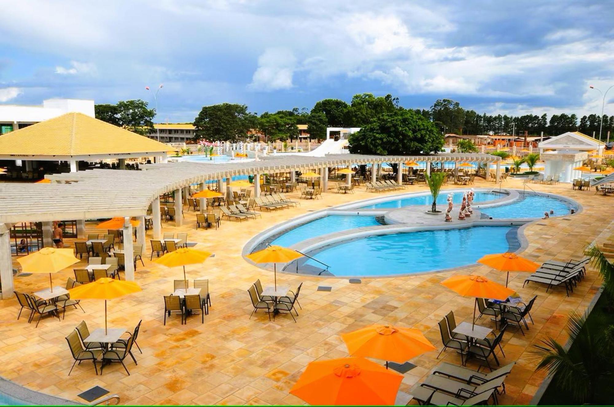Lacqua Diroma - Parque Aquatico De Caldas Com Piscina De Ondas