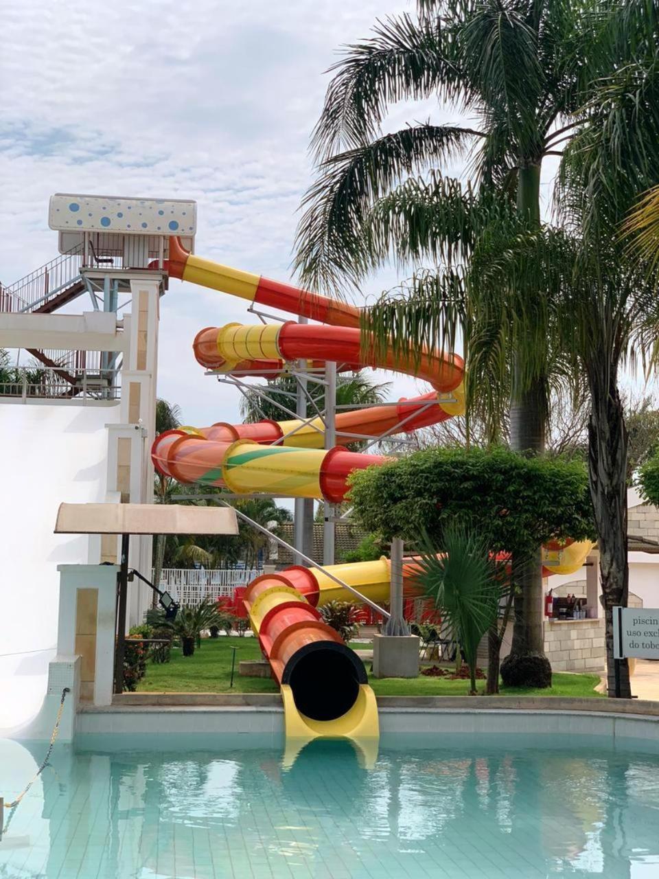 Lacqua Diroma - Parque Aquatico De Caldas Com Piscina De Ondas