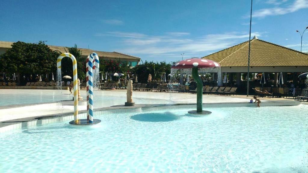 Lacqua Diroma - Parque Aquatico De Caldas Com Piscina De Ondas * Caldas Novas